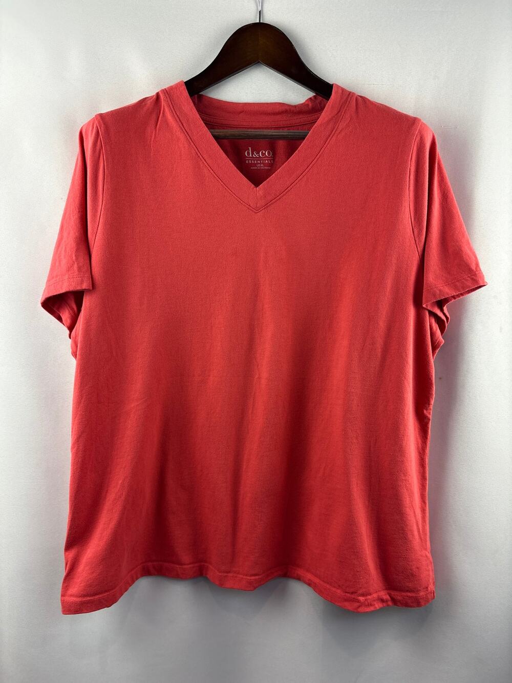 Women’s D&Co XL Blood Orange V-Neck T-Shirt